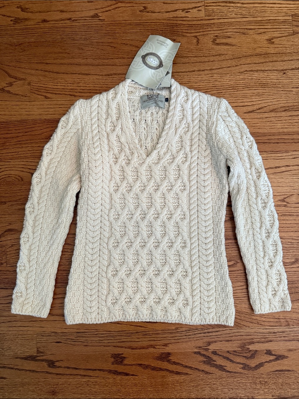 NWT ARAN SWEATER MARKET Cable Knit V-Neck Sweater in Cream